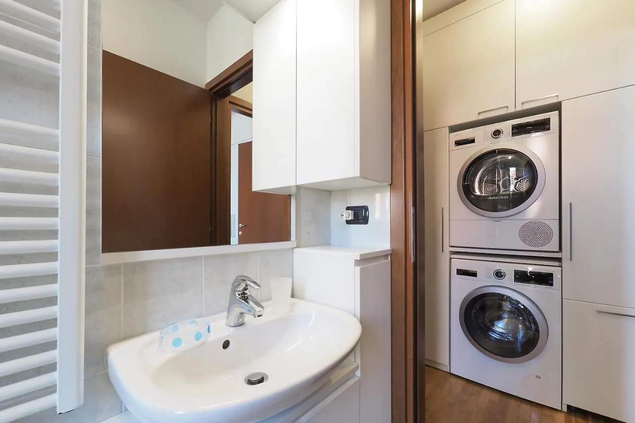 Primopiano - Eraclito Apartman Milánó